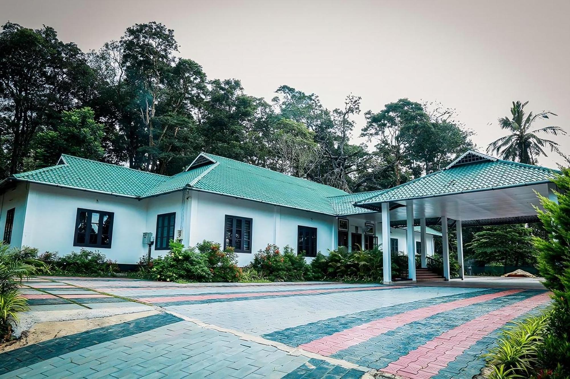 Green Auro By Bob Hotels Wayanad Exterior photo